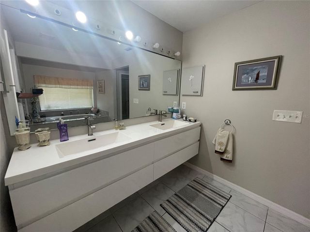 4696 LONG LAKE DRIVE, Sarasota, FL 34233