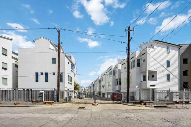 3018 Markle Drive, Houston, TX 77003