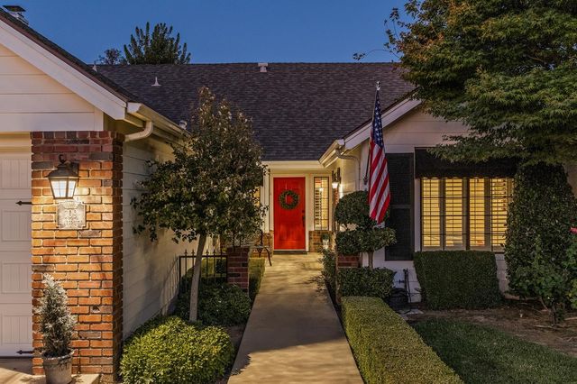 709 E Wood Duck Circle, Fresno, CA 93730