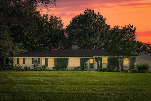 9331 Ensley Lane, Leawood, KS 66206