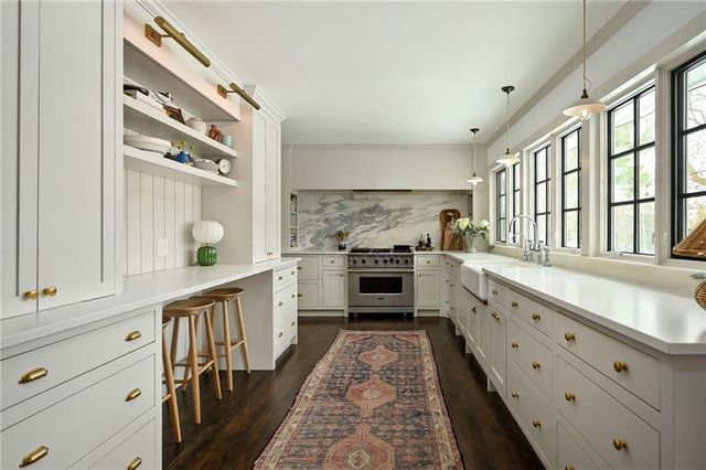 9331 Ensley Lane, Leawood, KS 66206