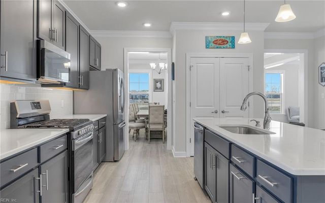 2216 Hampton Roads PW, Chesapeake, VA 23321