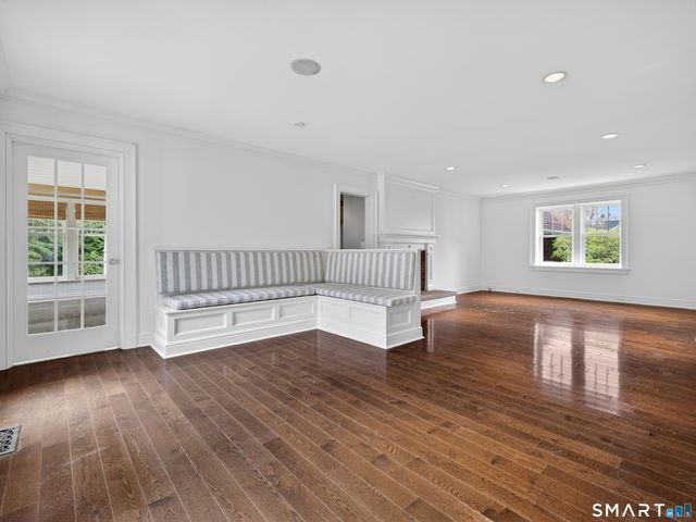 11 Westwood Drive, Waterford, CT 06385