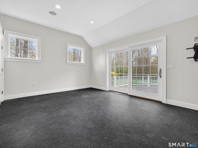 11 Westwood Drive, Waterford, CT 06385