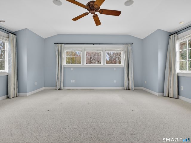 11 Westwood Drive, Waterford, CT 06385
