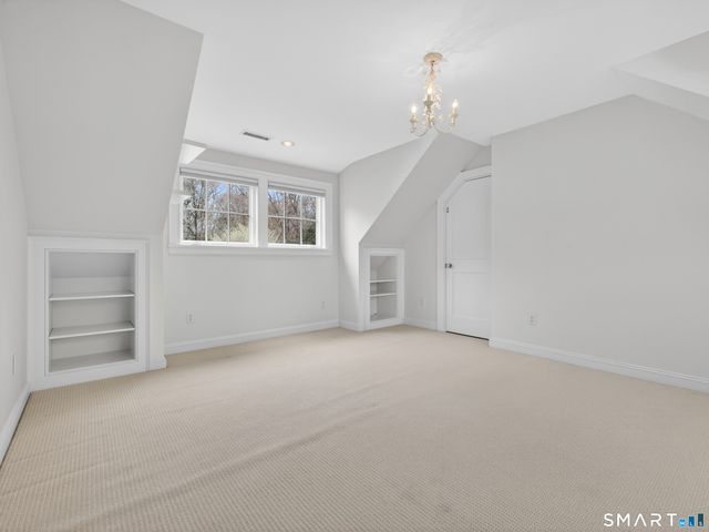 11 Westwood Drive, Waterford, CT 06385