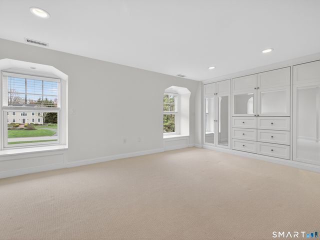 11 Westwood Drive, Waterford, CT 06385