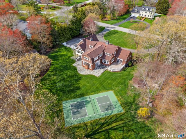 11 Westwood Drive, Waterford, CT 06385