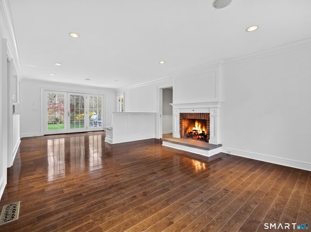 11 Westwood Drive, Waterford, CT 06385