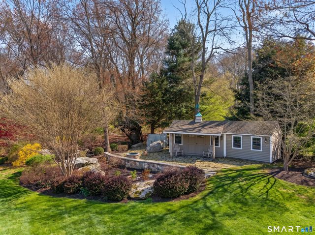 11 Westwood Drive, Waterford, CT 06385
