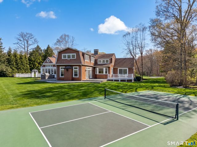 11 Westwood Drive, Waterford, CT 06385