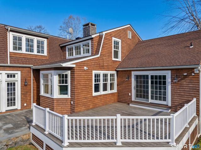 11 Westwood Drive, Waterford, CT 06385