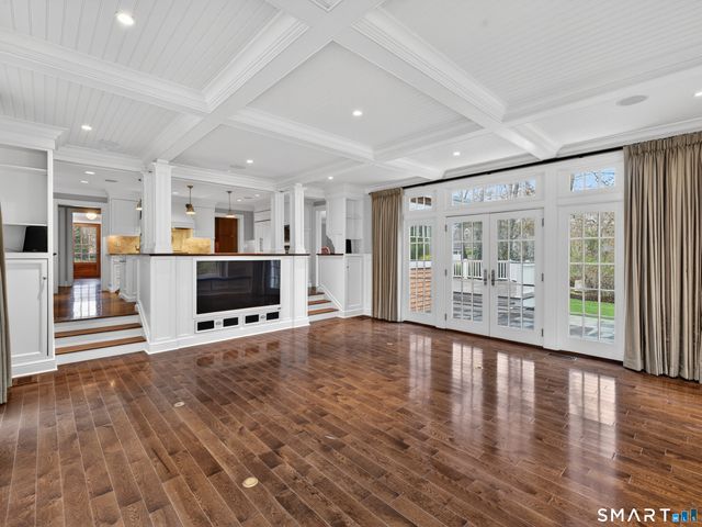 11 Westwood Drive, Waterford, CT 06385