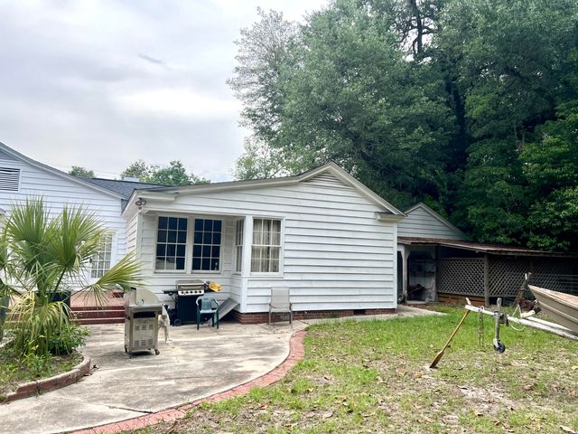 200 N Lemacks Street, Walterboro, SC 29488