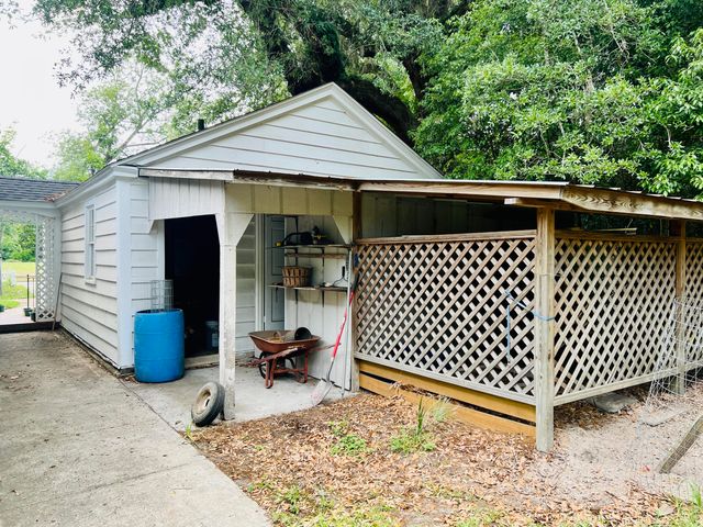 200 N Lemacks Street, Walterboro, SC 29488