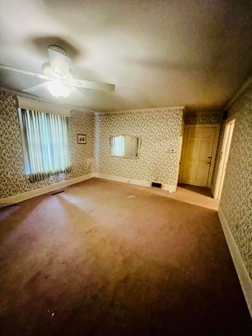 200 N Lemacks Street, Walterboro, SC 29488