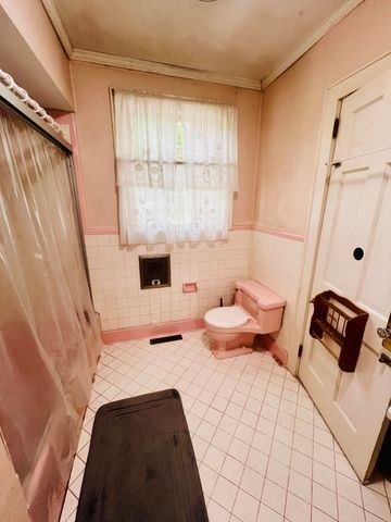 200 N Lemacks Street, Walterboro, SC 29488
