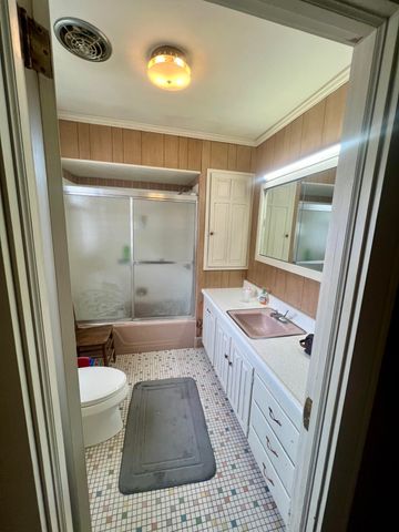 200 N Lemacks Street, Walterboro, SC 29488
