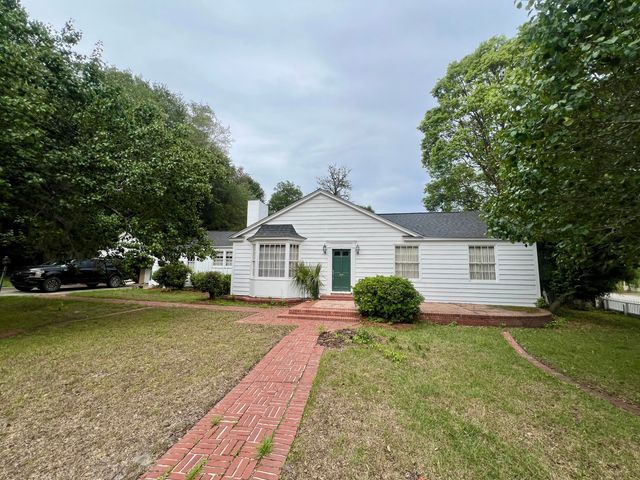 200 N Lemacks Street, Walterboro, SC 29488