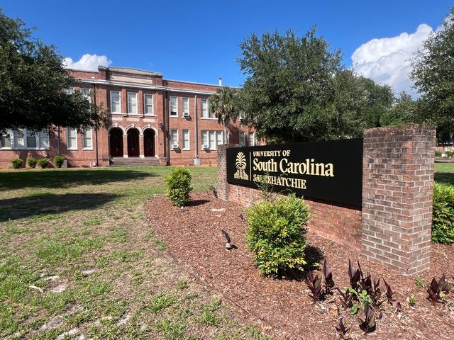 200 N Lemacks Street, Walterboro, SC 29488