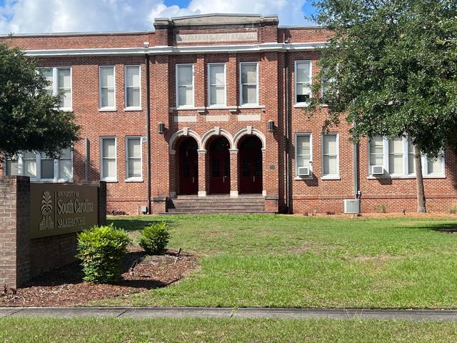 200 N Lemacks Street, Walterboro, SC 29488