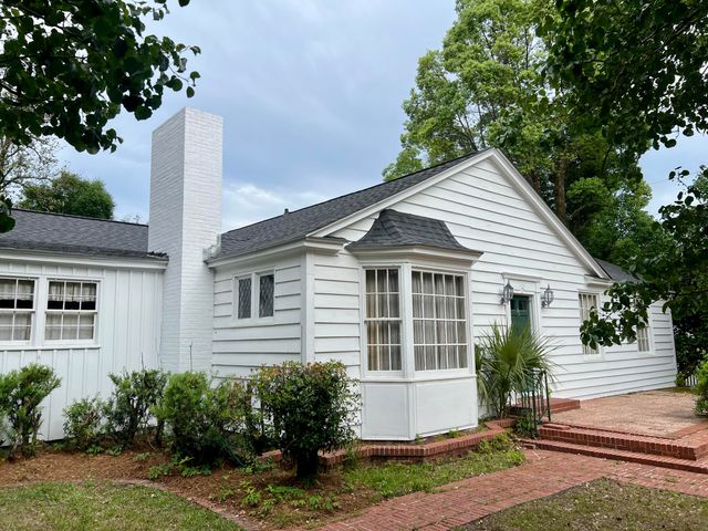 200 N Lemacks Street, Walterboro, SC 29488