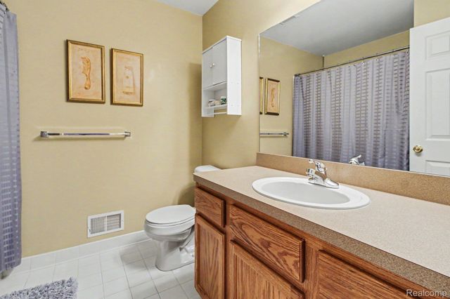 24211 Chesapeake Circle, Commerce Charter Township, MI 48390