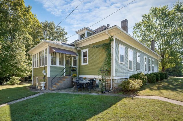 215 W Sparta St, Mcminnville, TN 37110