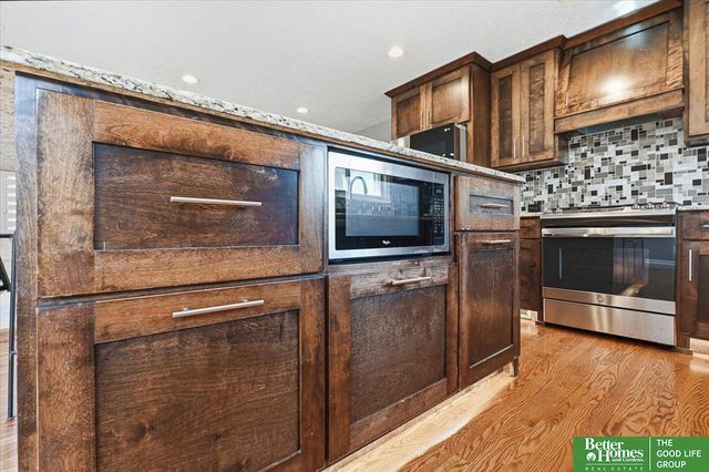 8517 Burt Street, Omaha, NE 68114