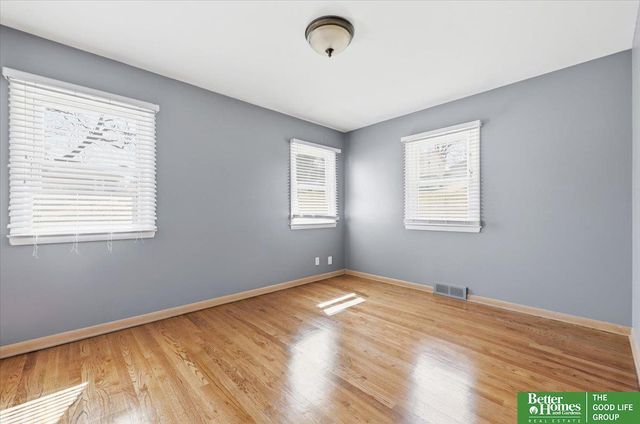 8517 Burt Street, Omaha, NE 68114