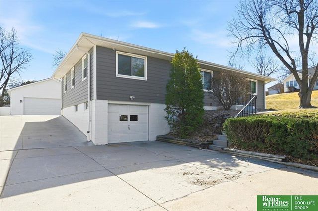 8517 Burt Street, Omaha, NE 68114