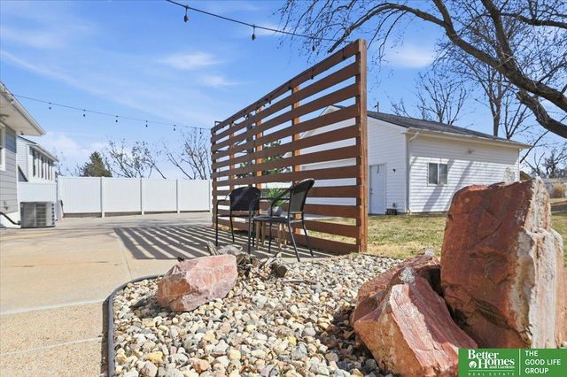 8517 Burt Street, Omaha, NE 68114