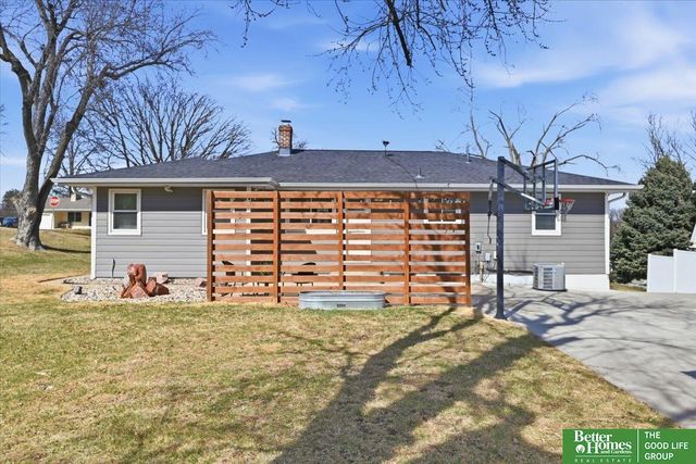 8517 Burt Street, Omaha, NE 68114