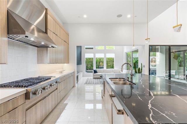 10752 Patina Hills Court, Las Vegas, NV 89135