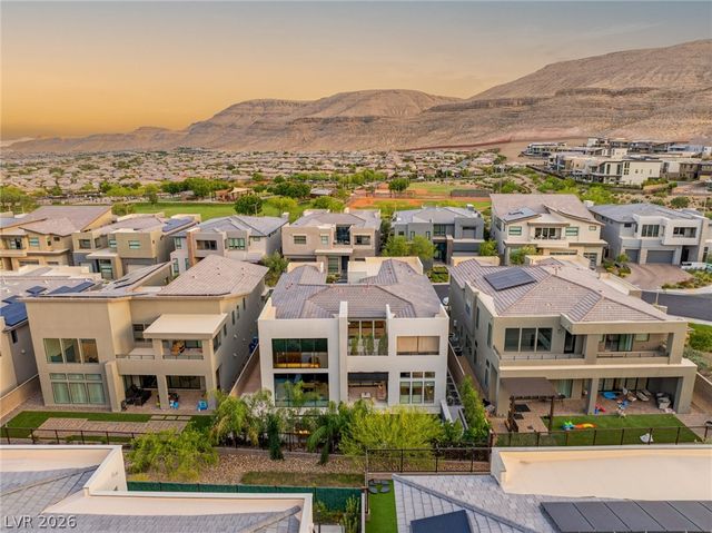 10752 Patina Hills Court, Las Vegas, NV 89135
