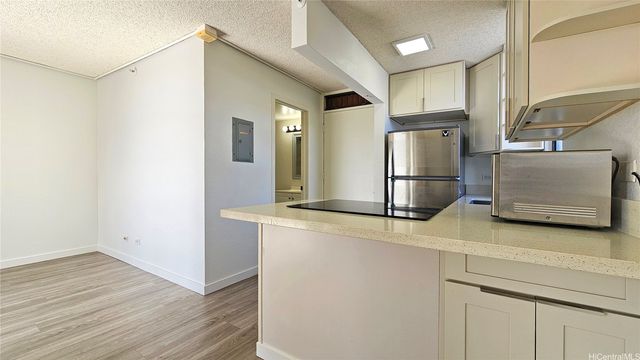 2100 Date Street 405, Honolulu, HI 96826