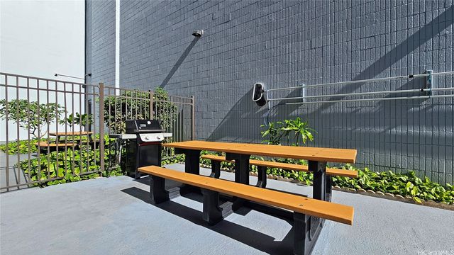 2100 Date Street 405, Honolulu, HI 96826