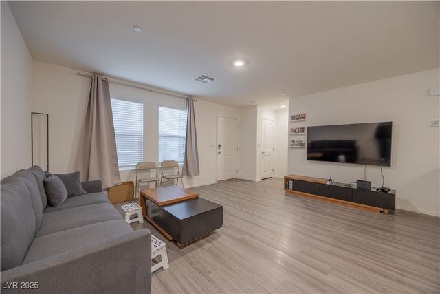 4841 Wine Ridge Avenue, Las Vegas, NV 89141