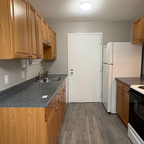 57 Village Brook 5, Natick, MA 01760