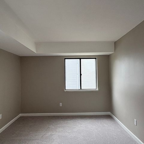 57 Village Brook 5, Natick, MA 01760