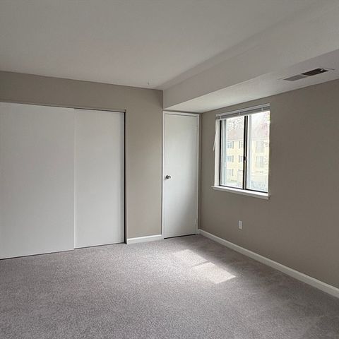 57 Village Brook 5, Natick, MA 01760