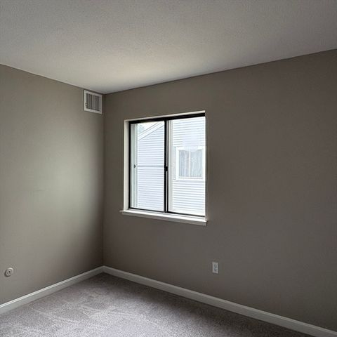 57 Village Brook 5, Natick, MA 01760