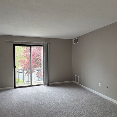 57 Village Brook 5, Natick, MA 01760