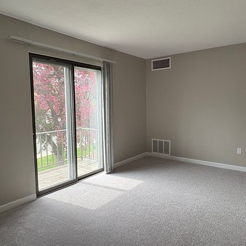 57 Village Brook 5, Natick, MA 01760