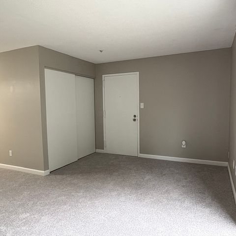 57 Village Brook 5, Natick, MA 01760