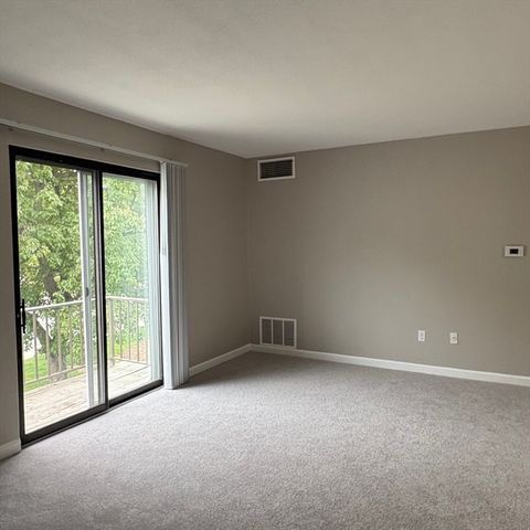 57 Village Brook 5, Natick, MA 01760