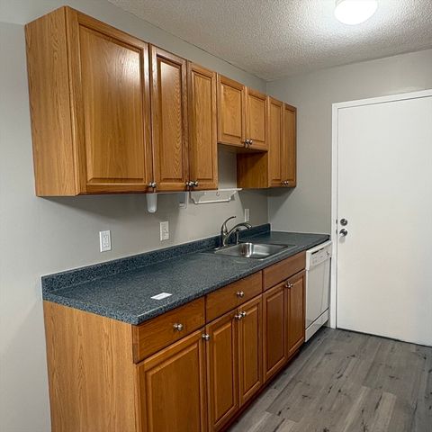 57 Village Brook 5, Natick, MA 01760