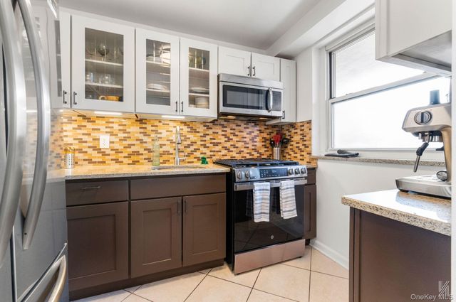 35-50 85th St Street 7H, Jackson Heights, NY 11372