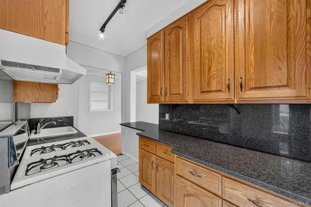949 Palmer Road 5K, Bronxville, NY 10708