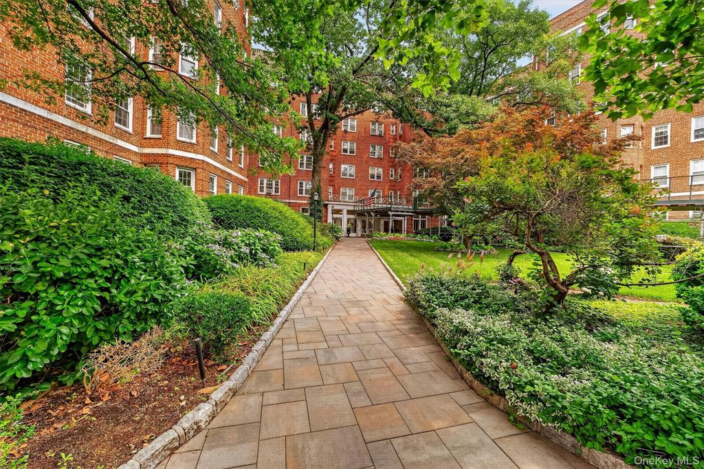 949 Palmer Road 5K, Bronxville, NY 10708 — photo 2